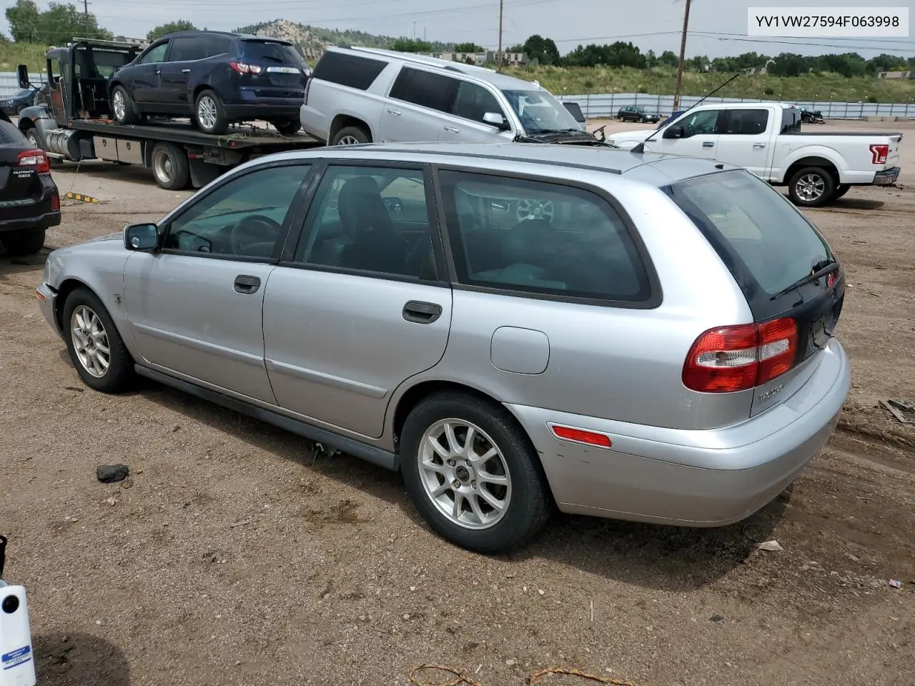 2004 Volvo V40 1.9T VIN: YV1VW27594F063998 Lot: 65352845