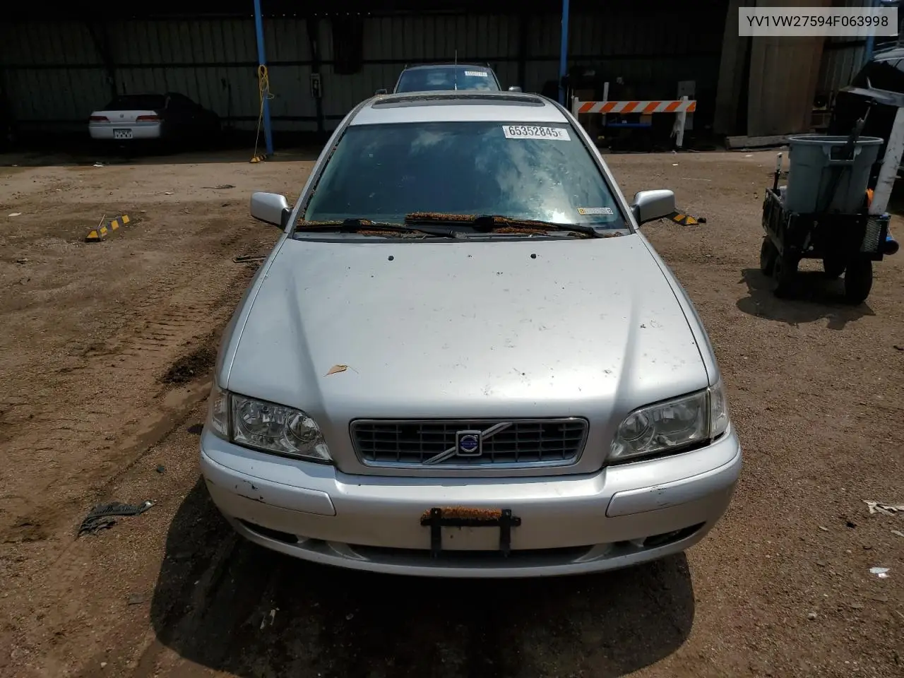 2004 Volvo V40 1.9T VIN: YV1VW27594F063998 Lot: 65352845