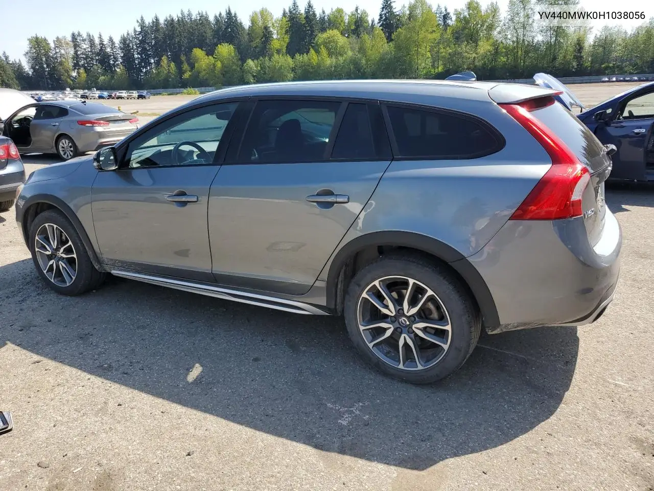 2017 Volvo V60 Cross Country Premier VIN: YV440MWK0H1038056 Lot: 54550455