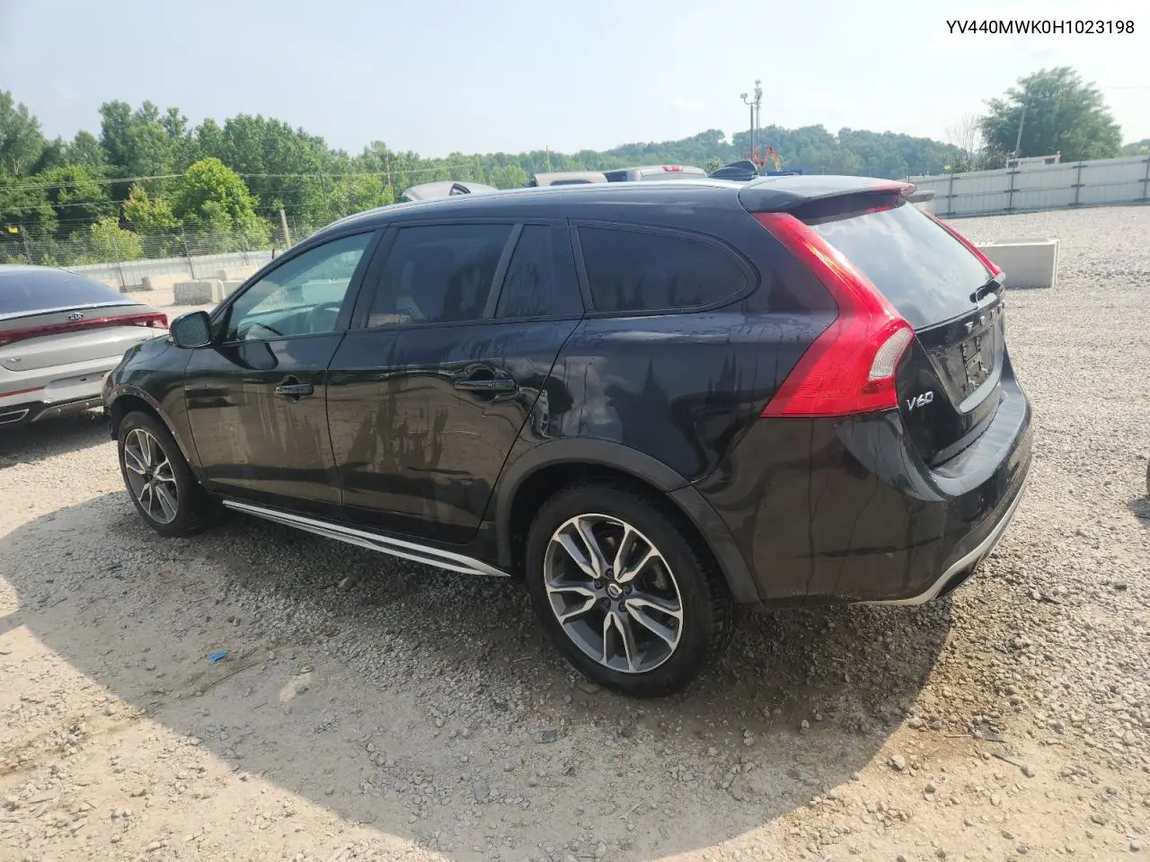 2017 Volvo V60 Cross Country Premier VIN: YV440MWK0H1023198 Lot: 60982045