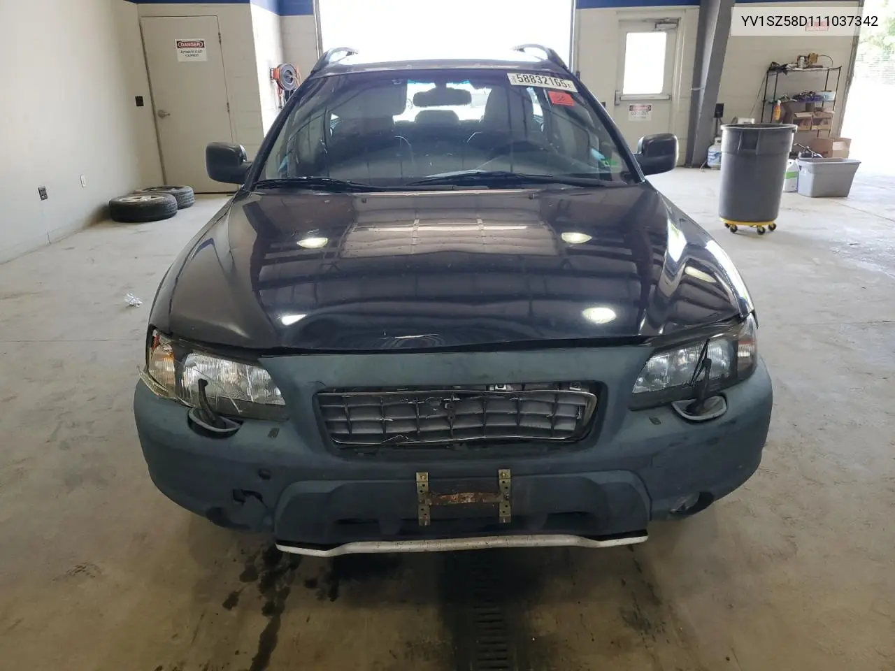 2001 Volvo V70 Xc VIN: YV1SZ58D111037342 Lot: 58832165