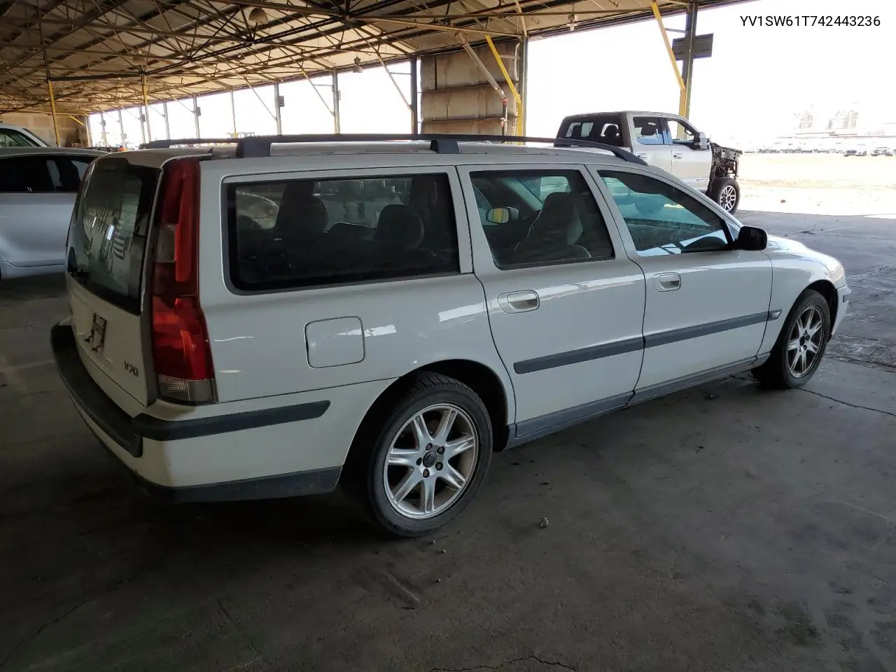 2004 Volvo V70 VIN: YV1SW61T742443236 Lot: 56626415