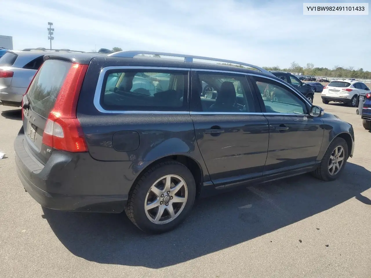 2009 Volvo V70 3.2 VIN: YV1BW982491101433 Lot: 54880285