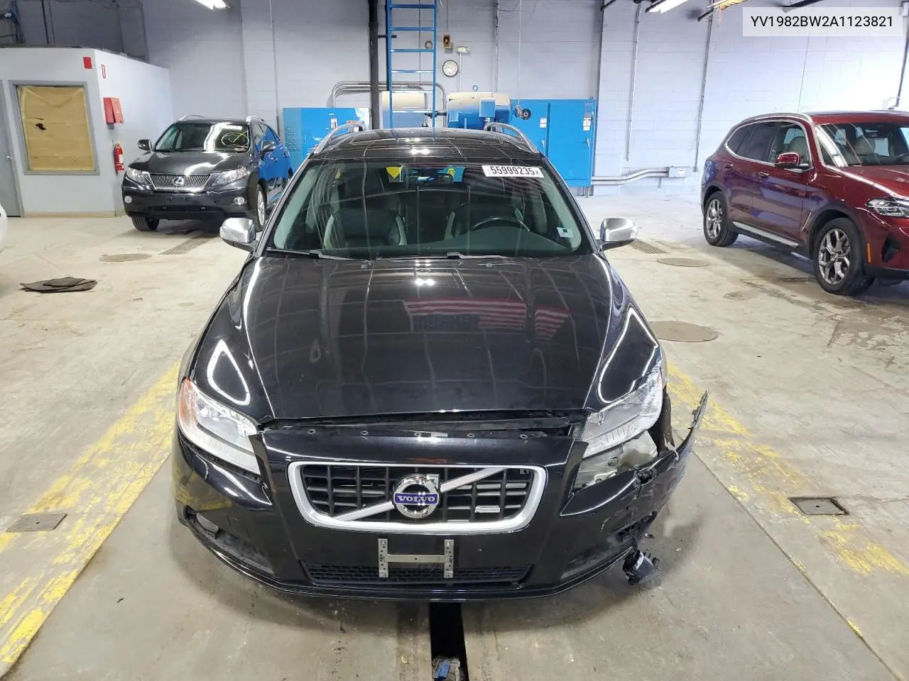 2010 Volvo V70 3.2 VIN: YV1982BW2A1123821 Lot: 55999235
