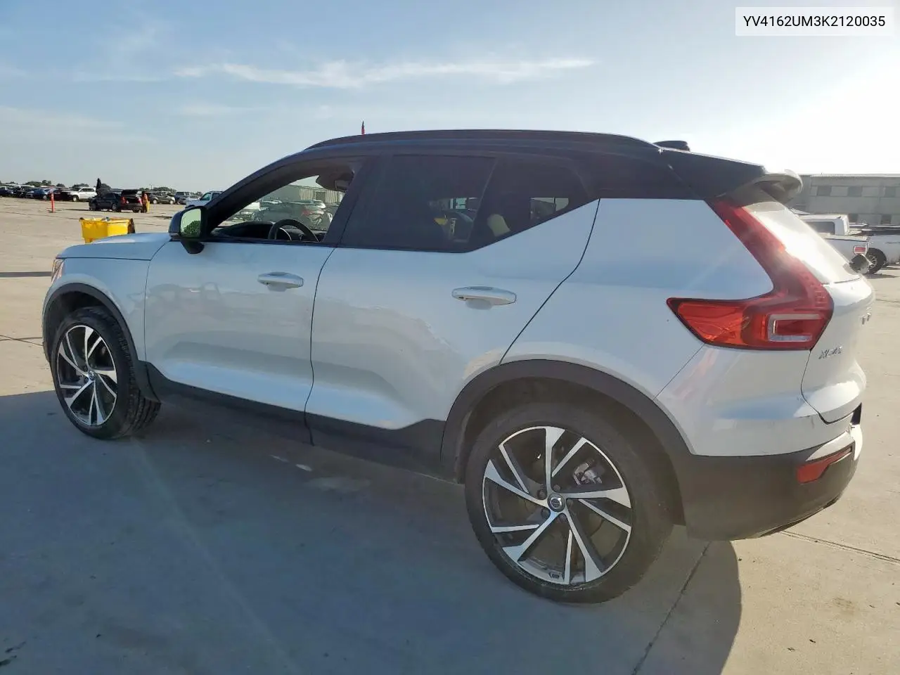 2019 Volvo Xc40 T5 R-Design VIN: YV4162UM3K2120035 Lot: 62772035
