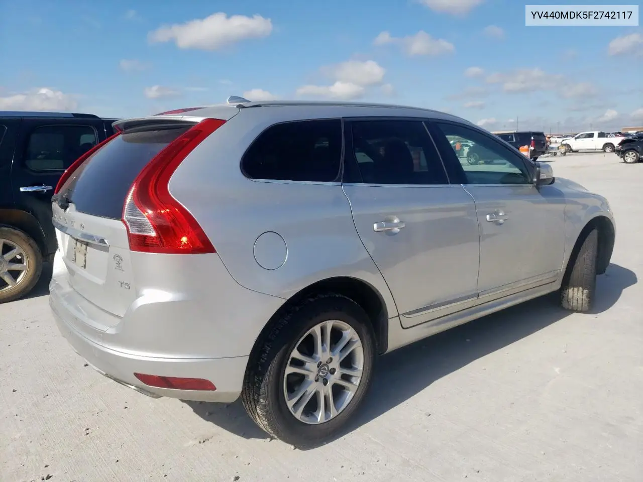 2015 Volvo Xc60 T5 Premier VIN: YV440MDK5F2742117 Lot: 62502245
