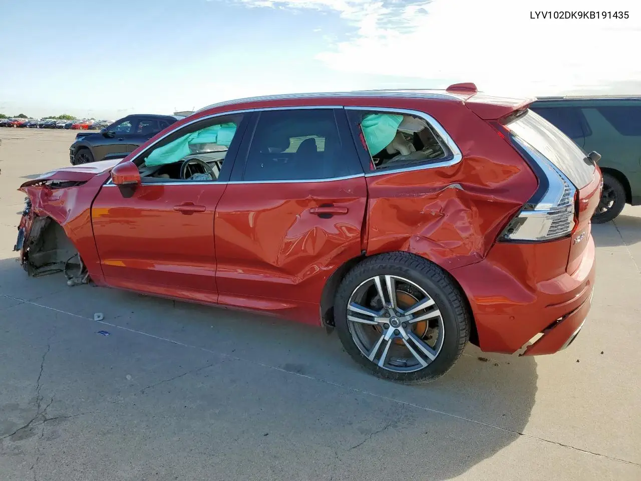 2019 Volvo Xc60 T5 Momentum VIN: LYV102DK9KB191435 Lot: 60084485