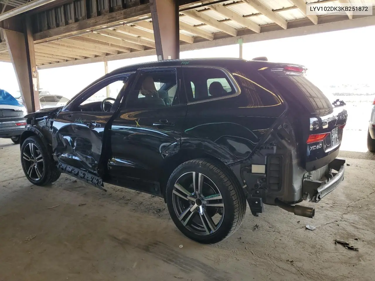 2019 Volvo Xc60 T5 Momentum VIN: LYV102DK3KB251872 Lot: 62732575