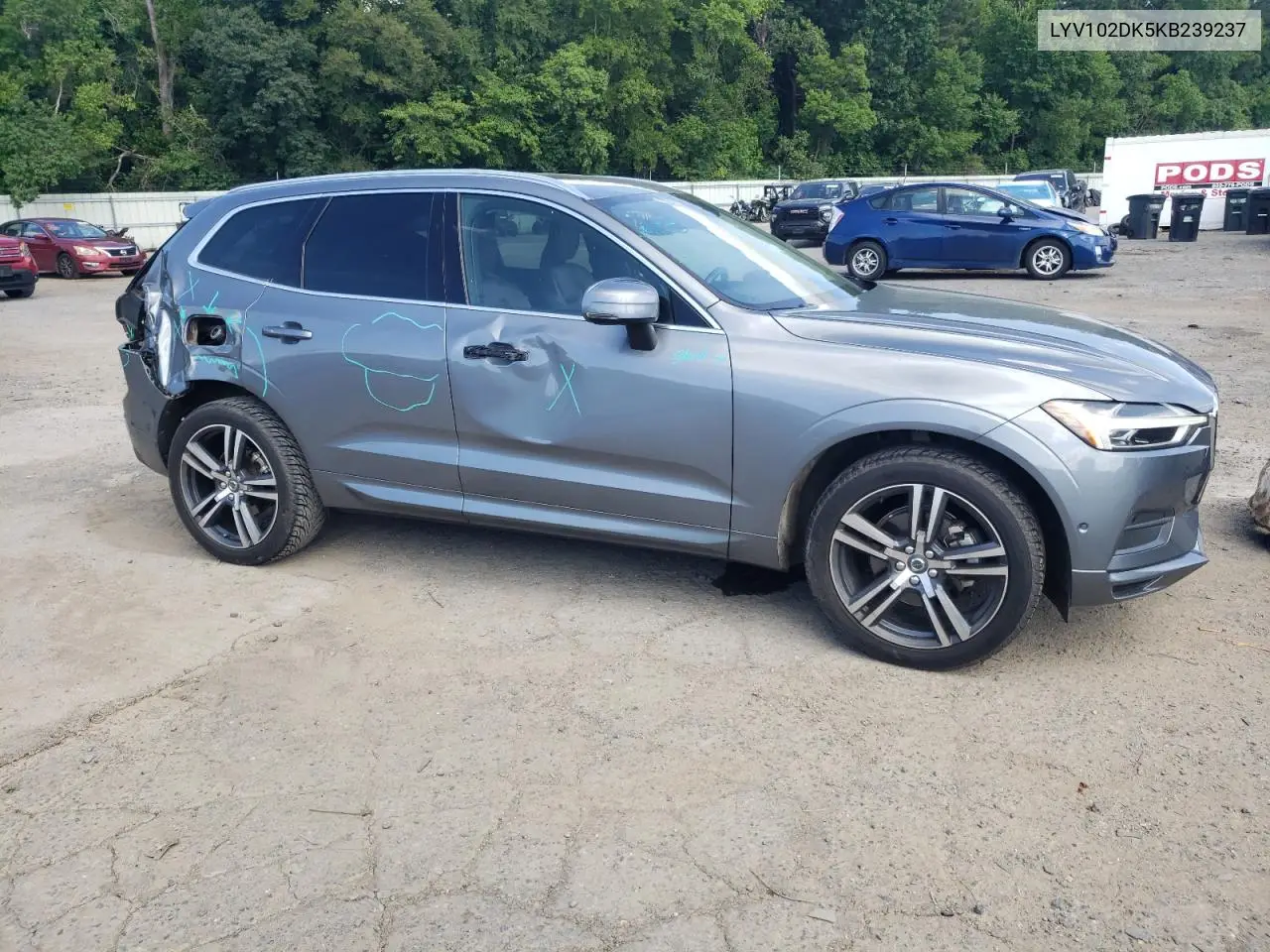 2019 Volvo Xc60 T5 Momentum VIN: LYV102DK5KB239237 Lot: 63373895