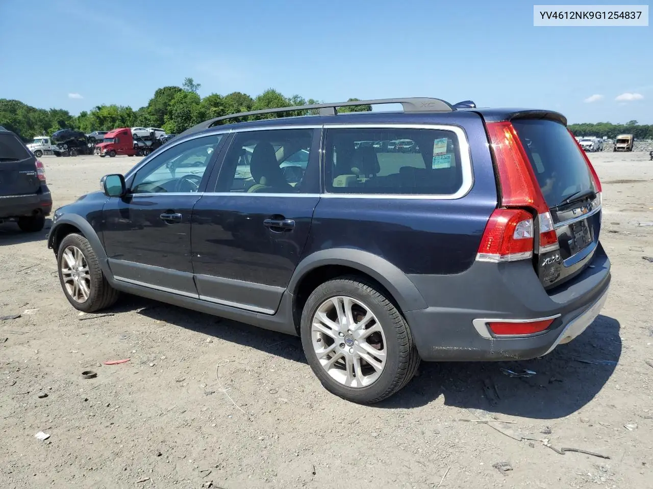 2016 Volvo Xc70 T5 Premier VIN: YV4612NK9G1254837 Lot: 61815435