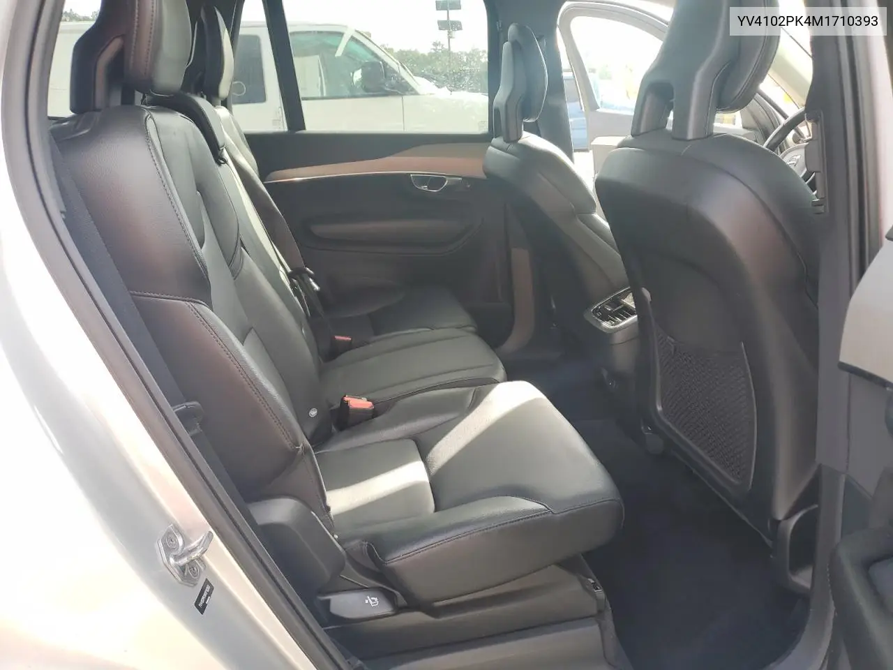 2021 Volvo Xc90 T5 Momentum VIN: YV4102PK4M1710393 Lot: 64555385