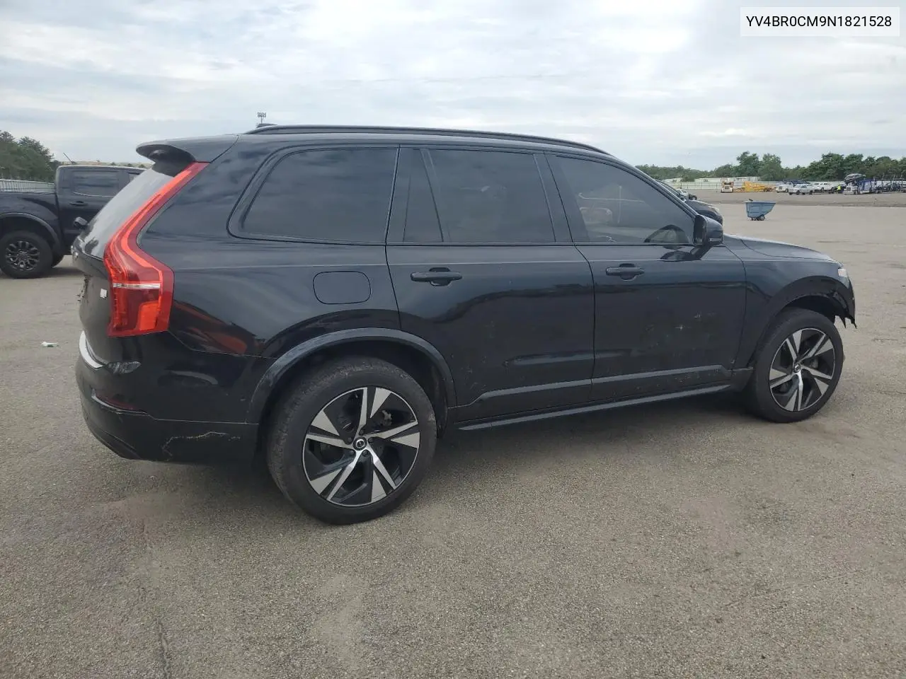2022 Volvo Xc90 T8 Recharge R-Design VIN: YV4BR0CM9N1821528 Lot: 64172105