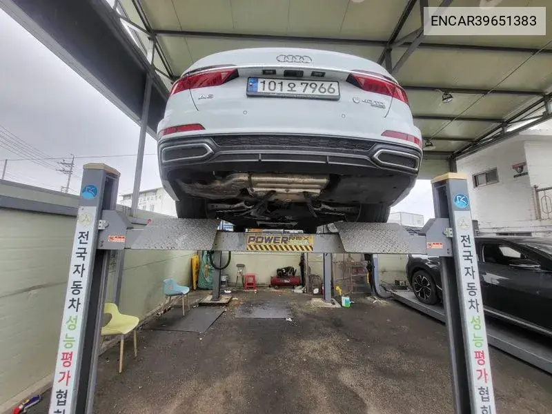 A6 (C8) 40 Tdi Quattro Premium VIN: ENCAR39651383 Lot: 39651383