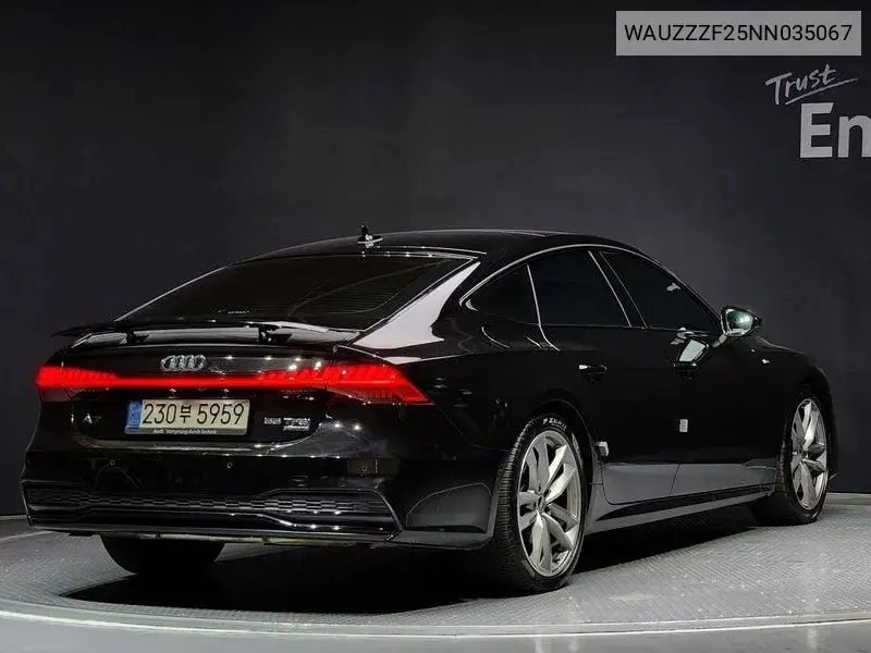 A7 (4K) 55 Tfsi Quattro Premium VIN: WAUZZZF25NN035067 Lot: 39468385