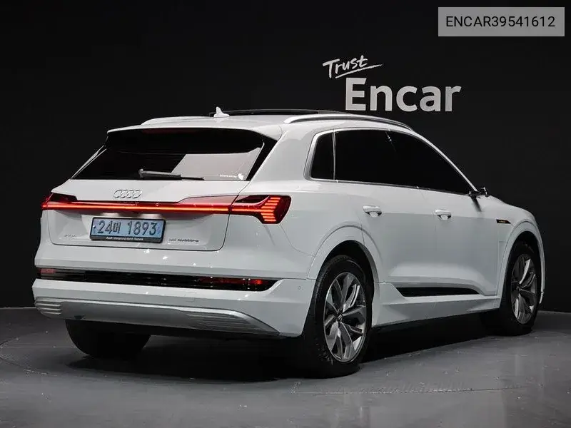 E-Tron 55 Quattro VIN: ENCAR39541612 Lot: 39541612