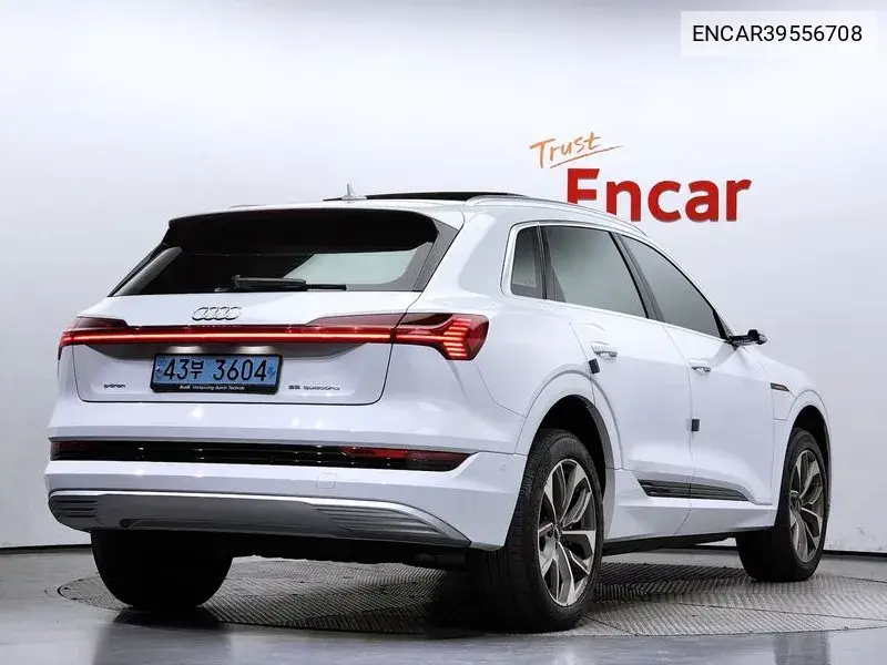 E-Tron 55 Quattro VIN: ENCAR39556708 Lot: 39556708