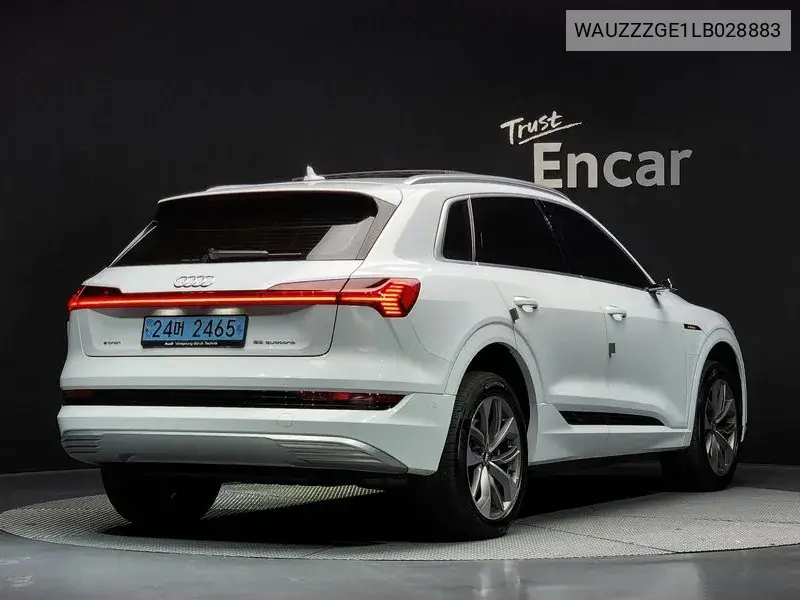 E-Tron 55 Quattro VIN: WAUZZZGE1LB028883 Lot: 39559907