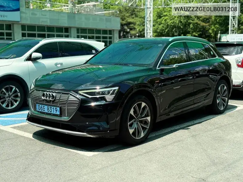 E-Tron 55 Quattro VIN: WAUZZZGE0LB031208 Lot: 39609111