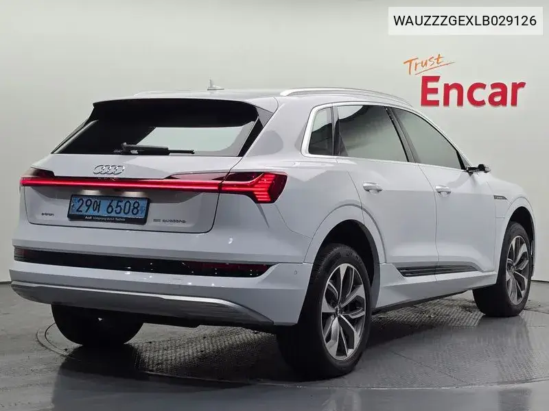 E-Tron 55 Quattro VIN: WAUZZZGEXLB029126 Lot: 39955203