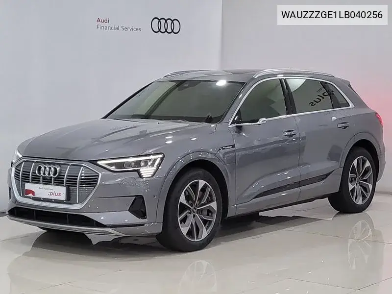 E-Tron 55 Quattro VIN: WAUZZZGE1LB040256 Lot: 39964170