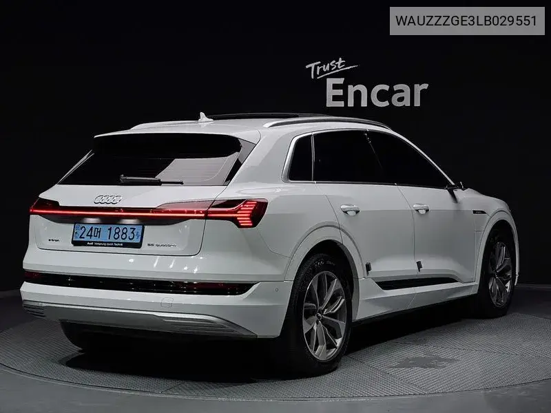 E-Tron 55 Quattro VIN: WAUZZZGE3LB029551 Lot: 39973502