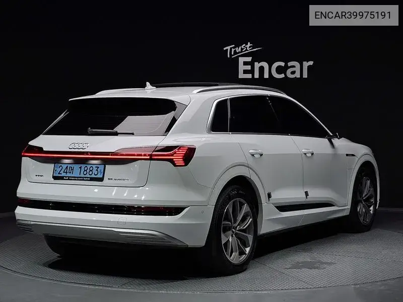E-Tron 55 Quattro VIN: ENCAR39975191 Lot: 39975191