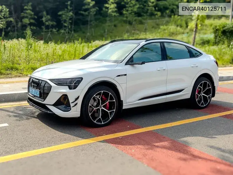 E-Tron 55 Quattro Sportback VIN: ENCAR40125711 Lot: 40125711
