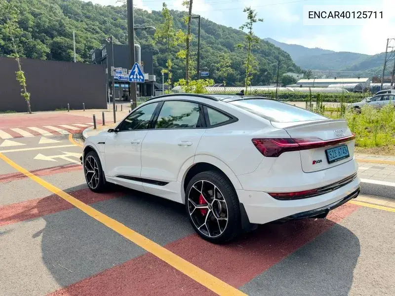 E-Tron 55 Quattro Sportback VIN: ENCAR40125711 Lot: 40125711