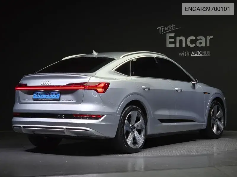 E-Tron 55 Quattro Sportback VIN: ENCAR39700101 Lot: 39700101