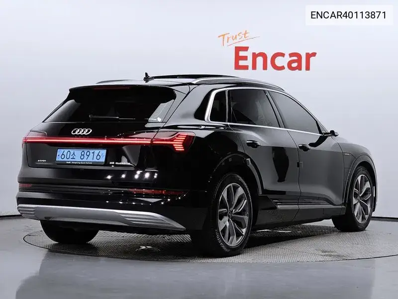 E-Tron 55 Quattro VIN: ENCAR40113871 Lot: 40113871