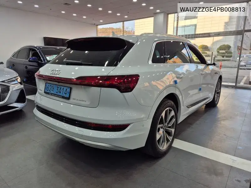 E-Tron 55 Quattro VIN: WAUZZZGE4PB008813 Lot: 38972627