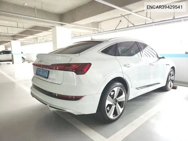 E-Tron 55 Quattro Sportback VIN: ENCAR39429541 Lot: 39429541