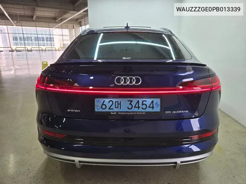 E-Tron 55 Quattro Sportback VIN: WAUZZZGE0PB013339 Lot: 39698817