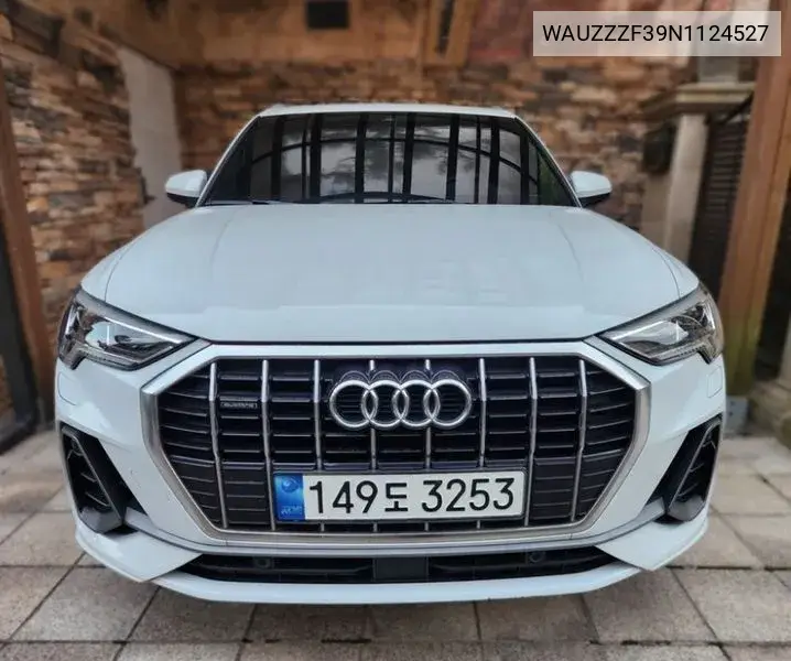 Q3 (F3) 35 Tdi Quattro Premium VIN: WAUZZZF39N1124527 Lot: 39933394