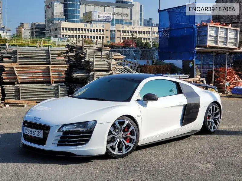 R8 4.2 V8 Coupe VIN: ENCAR39187086 Lot: 39187086