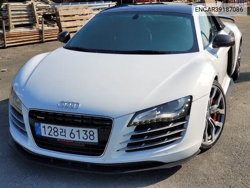 R8 4.2 V8 Coupe VIN: ENCAR39187086 Lot: 39187086