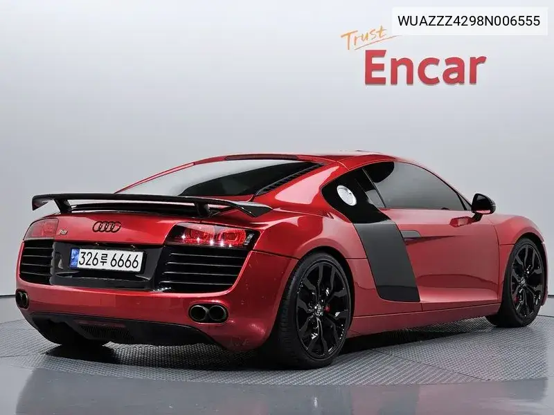 R8 4.2 V8 Coupe VIN: WUAZZZ4298N006555 Lot: 39790607