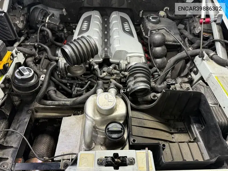 R8 5.2 V10 Coupe VIN: ENCAR39886302 Lot: 39886302
