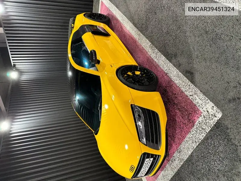 R8 5.2 V10 Coupe VIN: ENCAR39451324 Lot: 39451324