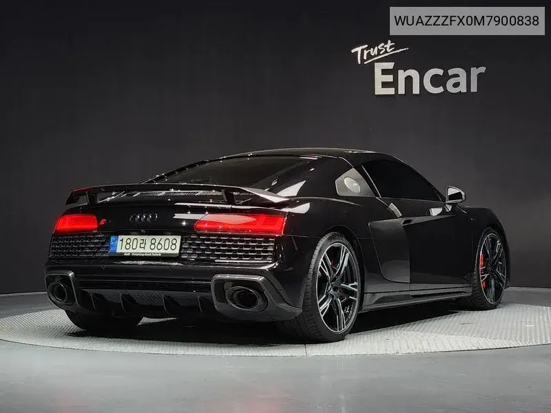 R8 (4S) 5.2 V10 Performance Coupe VIN: WUAZZZFX0M7900838 Lot: 39903881