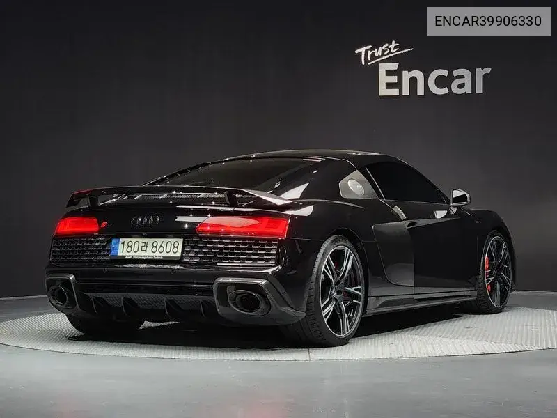 R8 (4S) 5.2 V10 Performance Coupe VIN: ENCAR39906330 Lot: 39906330
