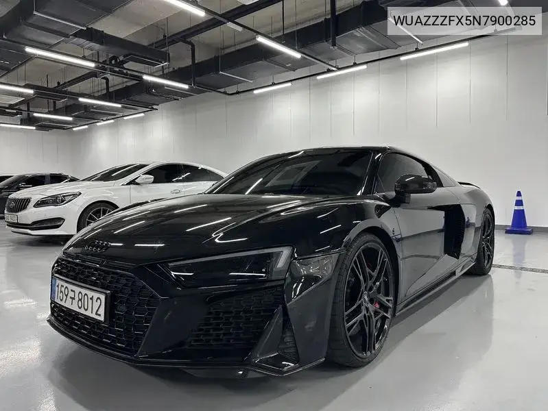 R8 (4S) 5.2 V10 Performance Coupe VIN: WUAZZZFX5N7900285 Lot: 39638451