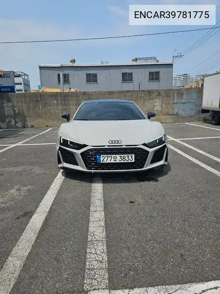 R8 (4S) 5.2 V10 Performance Coupe VIN: ENCAR39781775 Lot: 39781775