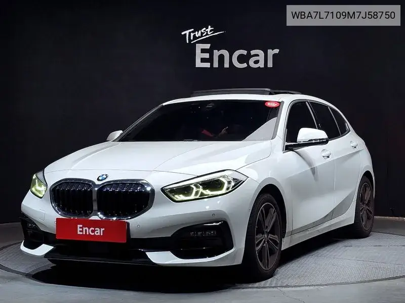 1 Series (F40) 120I Sports VIN: WBA7L7109M7J58750 Lot: 40005093
