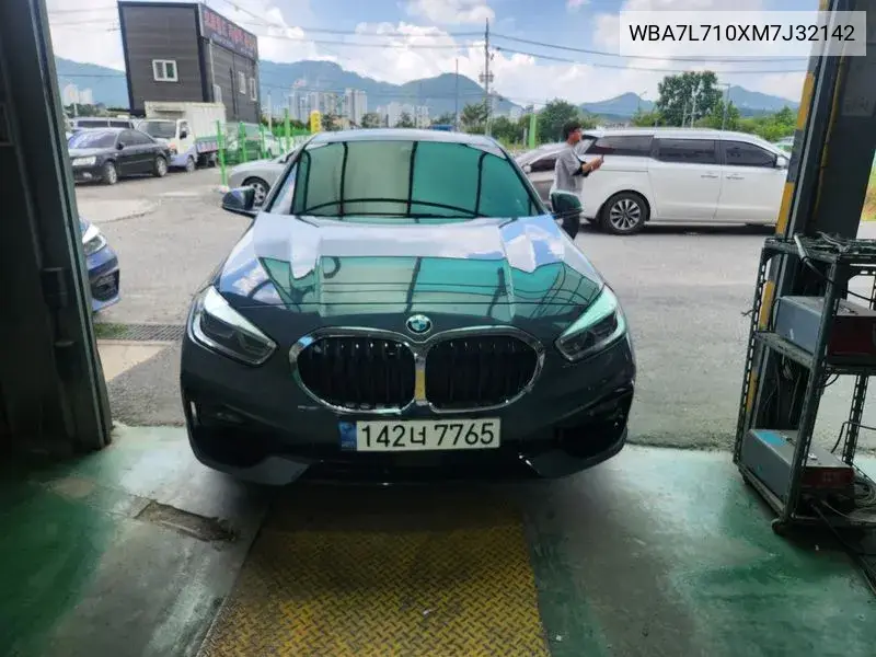 1 Series (F40) 120I Sports VIN: WBA7L710XM7J32142 Lot: 40089059