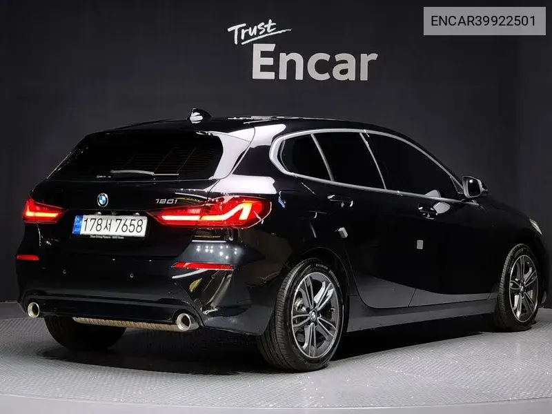 1 Series (F40) 120I Sports VIN: ENCAR39922501 Lot: 39922501