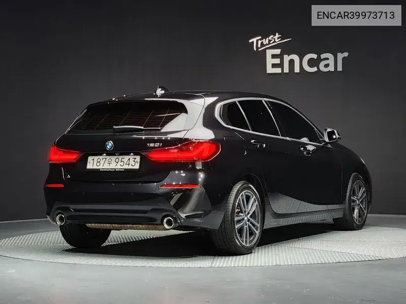 1 Series (F40) 120I Advantage VIN: ENCAR39973713 Lot: 39973713