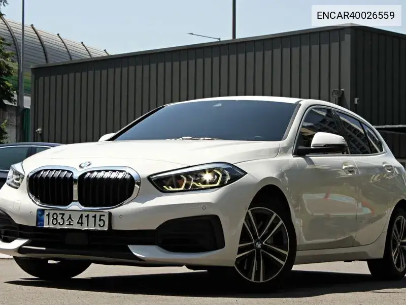 1 Series (F40) 120I Advantage VIN: ENCAR40026559 Lot: 40026559