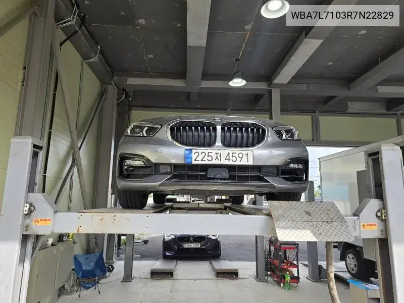 1 Series (F40) 120I Sports VIN: WBA7L7103R7N22829 Lot: 40024254