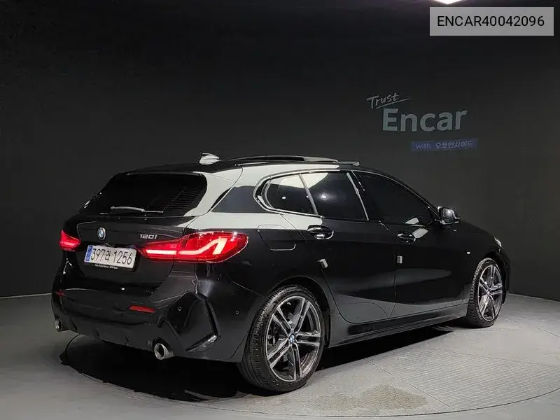 1 Series (F40) 120I M Sports VIN: ENCAR40042096 Lot: 40042096